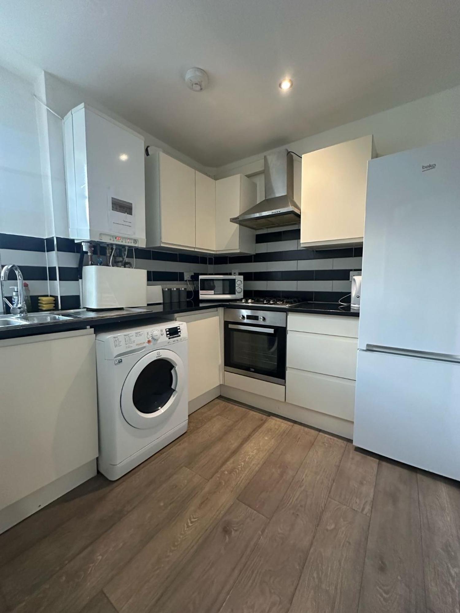 "Euston Comfort" 3 Bedroom Flat In Kings Cross, St Pancras!!!!118B ลอนดอน ภายนอก รูปภาพ
